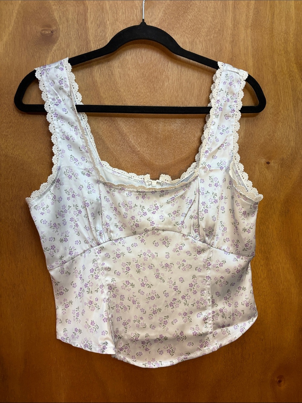 Princess Polly NWT Lace-Trim Satin crop Camisole in Cream with Lilac Floral